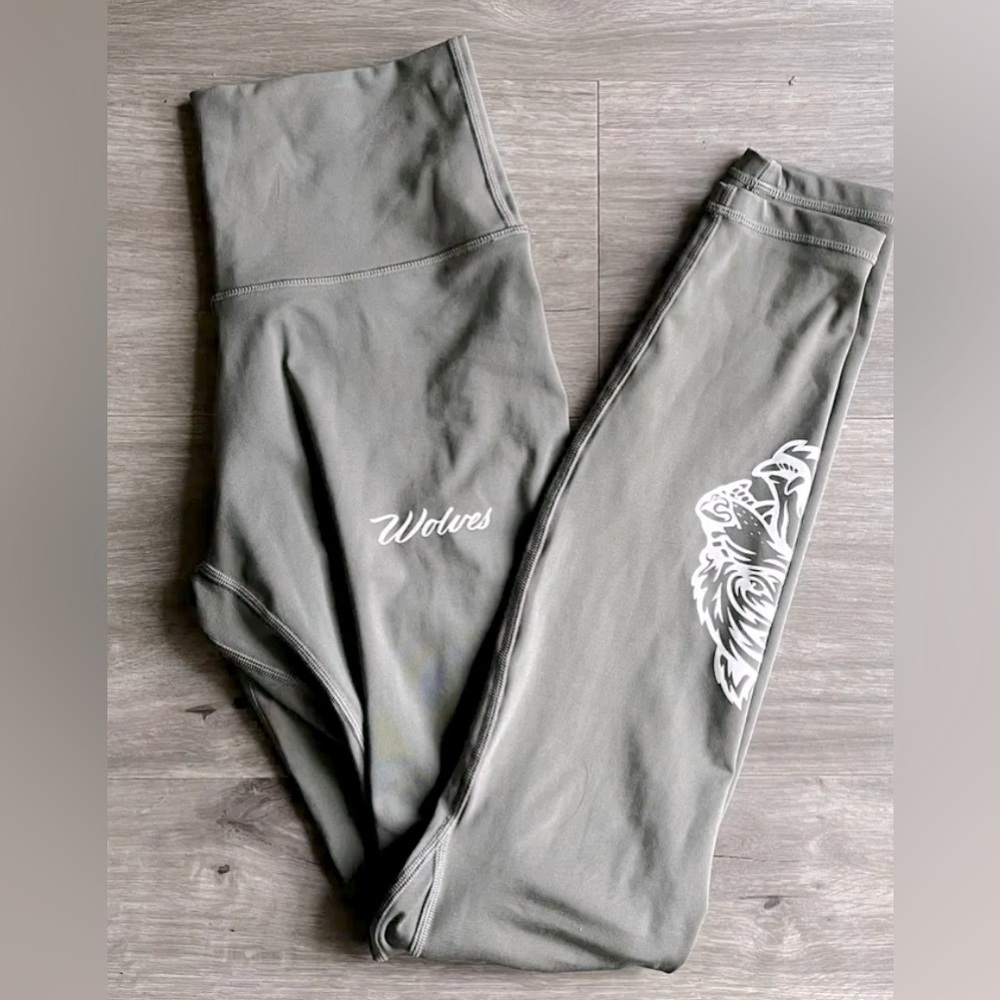 DracSport She Bug Wolf Everson Seamlesss Leggings Purple stone M